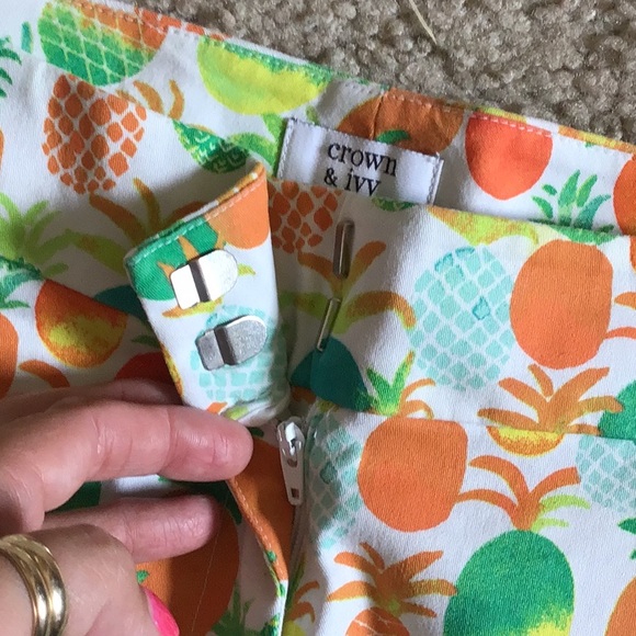 Crown & Ivy pineapple scalloped shorts, size 10 - Picture 5 of 8